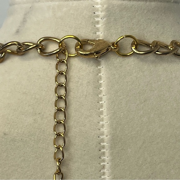 Huge Jeweled Green Lizard Pendant Statement Necklace - Picture 8 of 13